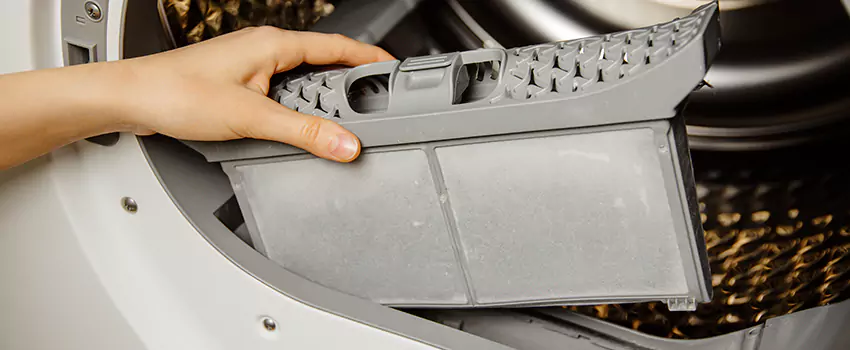 Signs Of A Clogged Dryer Lint Trap in Lynn, Massachusetts